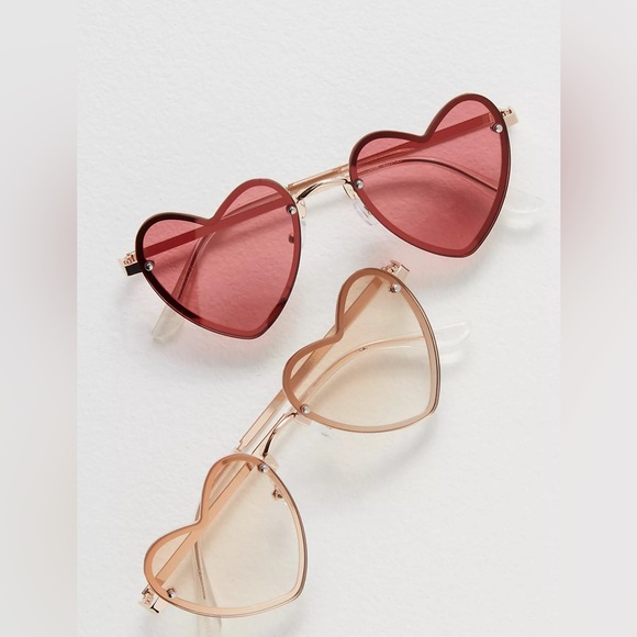 NWT Heart Eyes Sunglasses - Picture 5 of 5